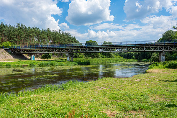 Joniec - wioska na trasie spływy kajakowego rzeką Wkra